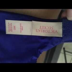 Victoria's Secret Intimates & Sleepwear - Victoria’s Secret T-shirt Bra in Vibrant Blue Victoria's Secret Intimates & Sleepwear - Victoria’s Secret T-shirt Bra in Vibrant Blue
